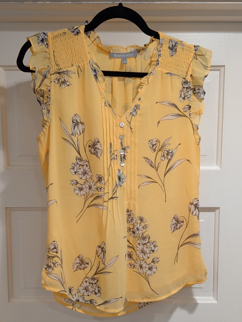 Daniel Rainn Yellow Floral Sleeveless Blouse with Gray Print